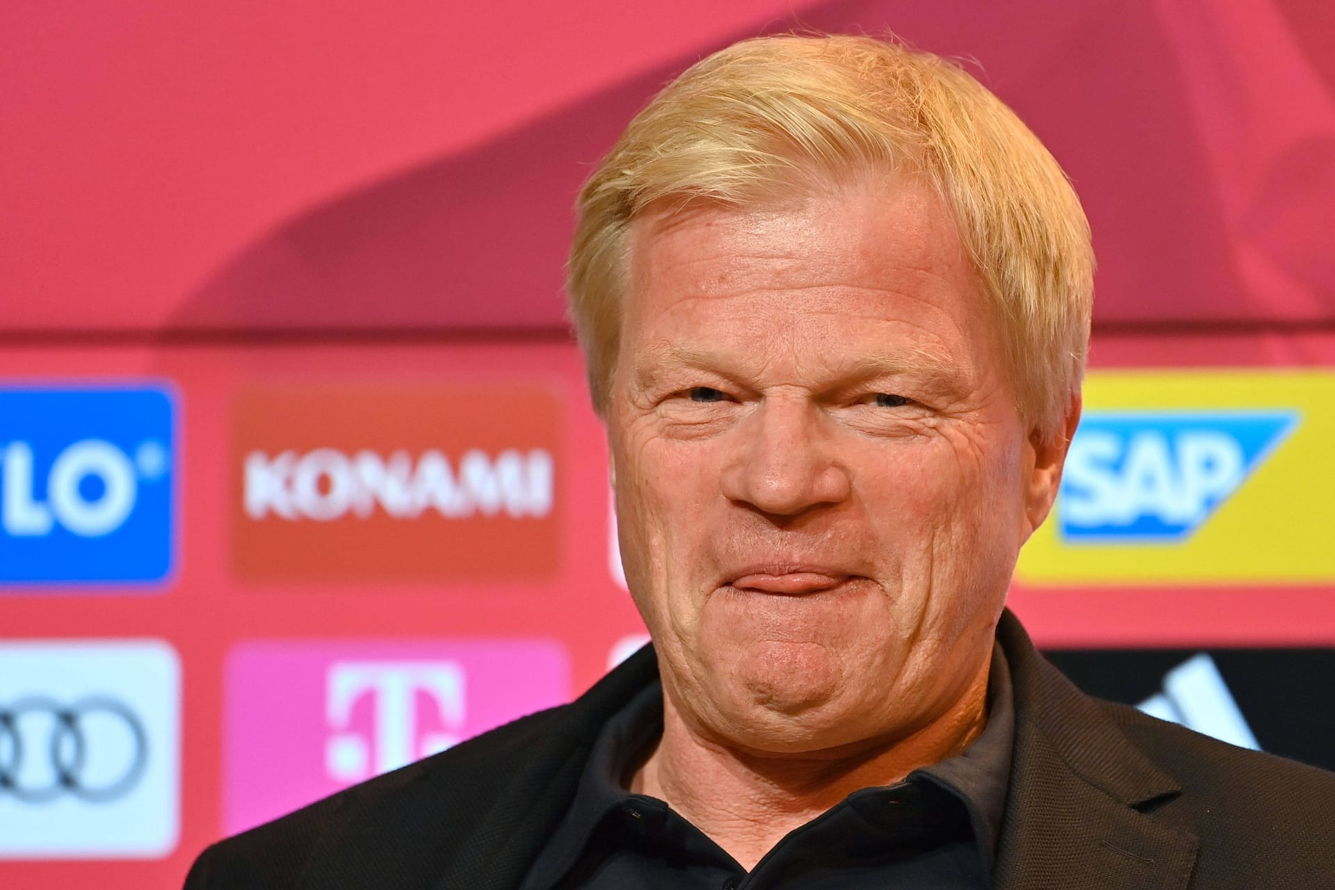 Oliver Kahn: Der Vorstandsvorsitzende hat sich zur Personalie Konrad Laimer geäußert.