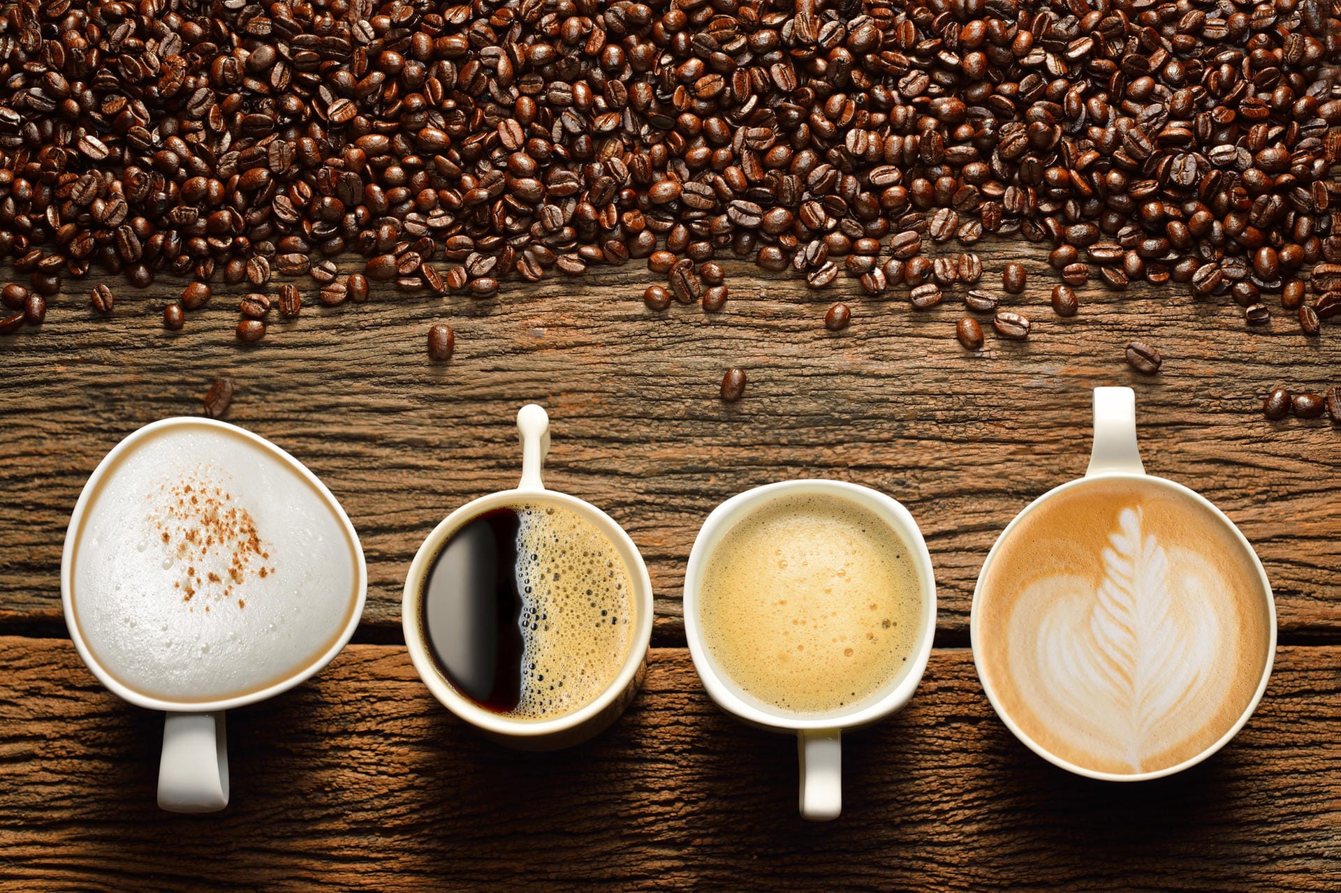 Über 1.000 Substanzen stecken in einer Kaffeebohne. Nicht alle sind erforscht. Nach Angaben der Deutschen Diabetes Stiftung (DDS) gibt es allerdings Studien, die darauf hinweisen, dass Kaffee Diabetes Typ 2 vorbeugen kann.