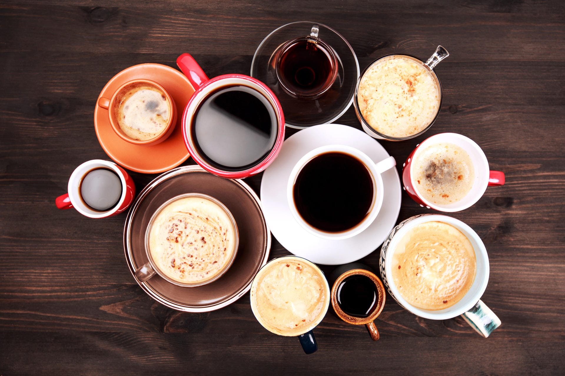 Was passiert, wenn man mehr als vier Tassen Kaffee trinkt? Laut Studien ist das nicht mit einem Schaden verbunden, aber der vorteilhafte Effekt ist dann weniger ausgeprägt.