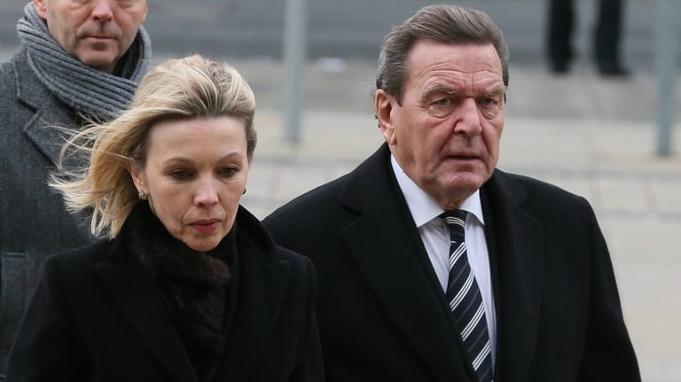 Doris Schröder-Köpf und Gerhard Schröder: Sie wussten einen Interessenkonflikt zu vermeiden.