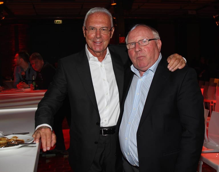 Mit Franz Beckenbauer (l.), wie Seeler einer von sechs Ehrenspielführern der deutschen Nationalmannschaft, verband ihn eine lange Freundschaft, die weit über den Fußball hinaus ging. Gemeinsam wurden sie Vize-Weltmeister 1966 und WM-Dritter 1970.