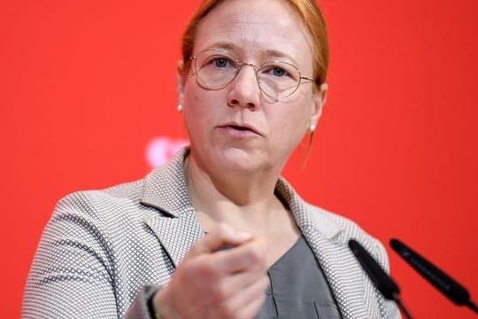 "Lindner sollte sich an die Arbeit machen": Dagmar Schmidt.