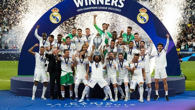 Real Madrid feiert den Sieg im Champions-League-Finale gegen den FC Liverpool.