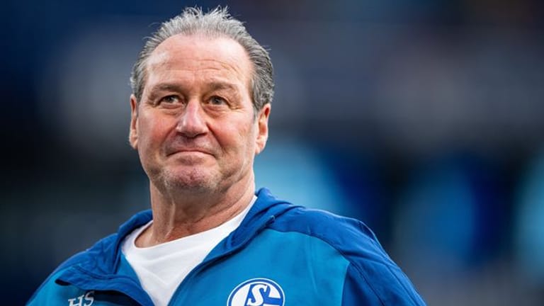 Ex-Schalke-Trainer Huub Stevens sprach über Drohungen gegen ihn.