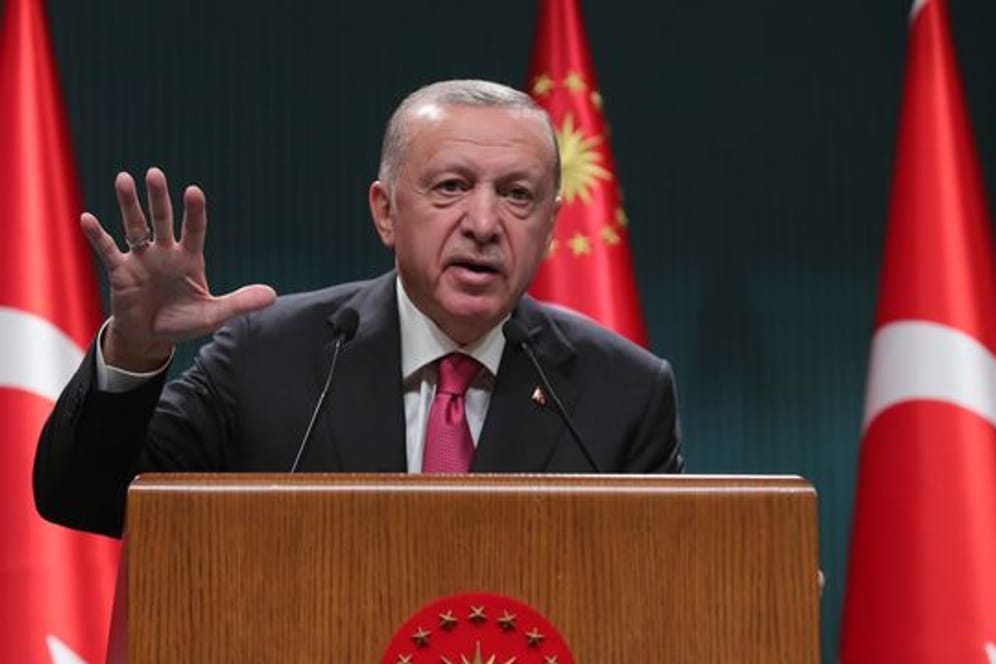 Blockiert derzeit mit der Türkei als einziges Nato-Mitglied den Beginn des Aufnahmeprozesses von Schweden und Finnland: Recep Tayyip Erdogan.