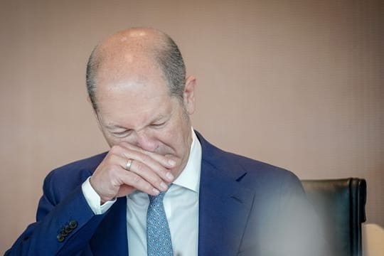 Bundeskanzler Olaf Scholz und seine SPD fallen in den Wahlumfragen weiter zurück.