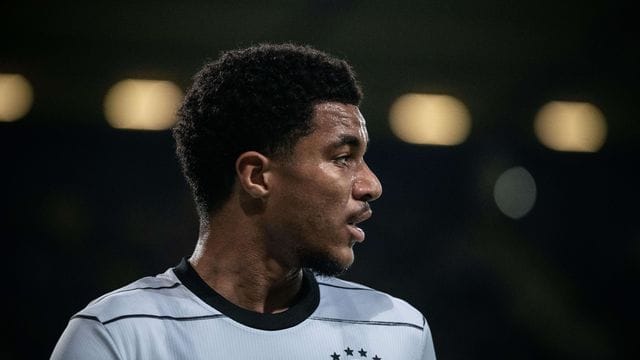 Die FIFA genehmigte den Wechsel Malik Tillmans vom Deutschen Fußball-Bund zum US-Verband. Die FIFA genehmigte den Wechsel Malik Tillmans vom Deutschen Fußball-Bund zum US-Verband.