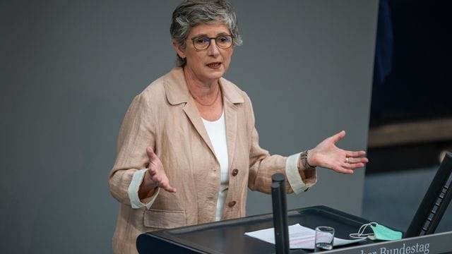 Britta Haßelmann, Fraktionsvorsitzende von Bündnis 90/Die Grünen im Bundestag, spricht im Bundestag. Britta Haßelmann, Fraktionsvorsitzende von Bündnis 90/Die Grünen im Bundestag, spricht im Bundestag.