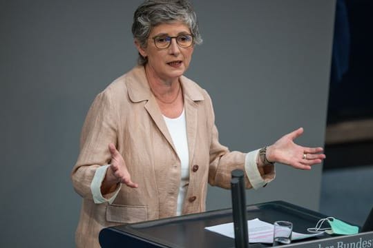 Britta Haßelmann, Fraktionsvorsitzende von Bündnis 90/Die Grünen im Bundestag, spricht im Bundestag.