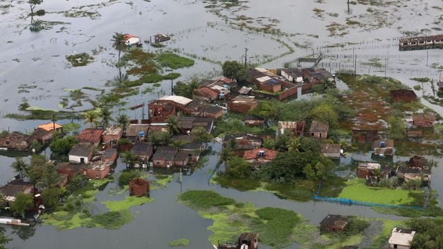 Tausende Obdachlose und immer mehr Todesopfer: Brasilien wurde von heftigen Unwettern getroffen. Tausende Obdachlose und immer mehr Todesopfer: Brasilien wurde von heftigen Unwettern getroffen.