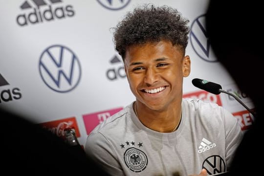 Hat gute Chancen auf die dauerhafte Berufung in die Nationalmannschaft: BVB-Neuzugang Karim Adeyemi bei der DFB-Pressekonferenz.
