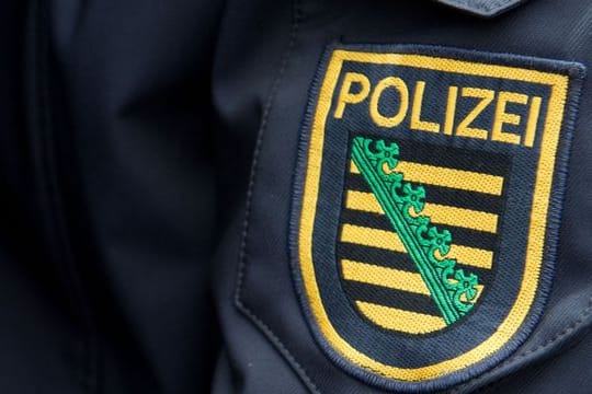 Ermittlungen in Sachsen: Den Festgenommenen wird die Verbreitung von Büchern mit nationalsozialistischer und antisemitischer Ideologie vorgeworfen (Symbolbild).