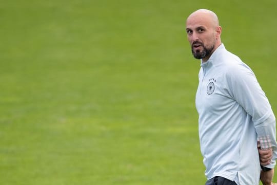 U21-Trainer Antonio Di Salvo beim Abschlusstraining vor dem EM-Qualifikationsspiel Deutschland-Ungarn.