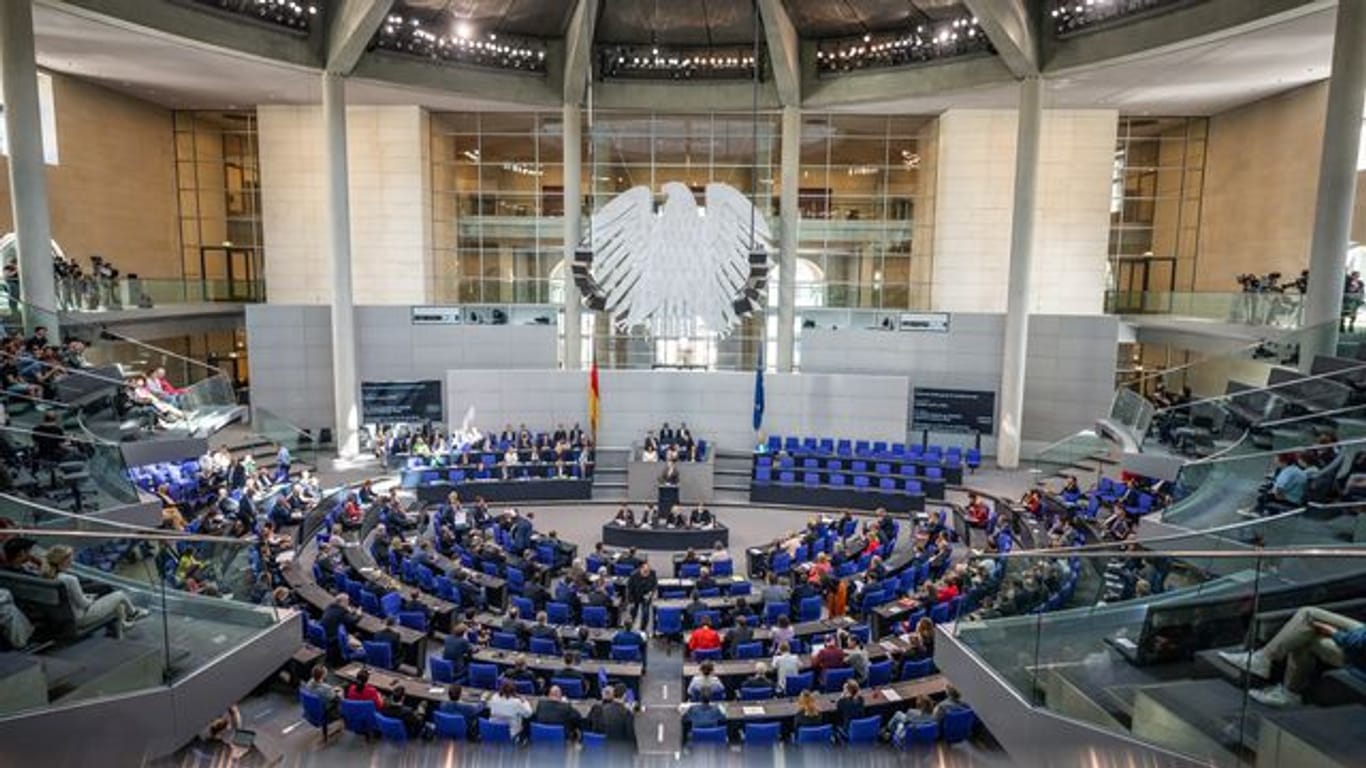 Der Bundestag hat mit großer Mehrheit den neuen Haushalt beschlossen.