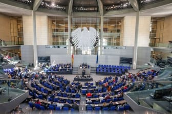 Der Bundestag hat mit großer Mehrheit den neuen Haushalt beschlossen.