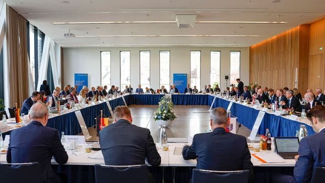 Plenarsitzung bei der Innenministerkonferenz in Würzburg.