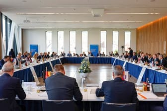 Plenarsitzung bei der Innenministerkonferenz in Würzburg.
