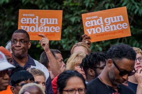 Demonstranten fordern ein Ende der Waffengewalt in den USA (Archivbild).