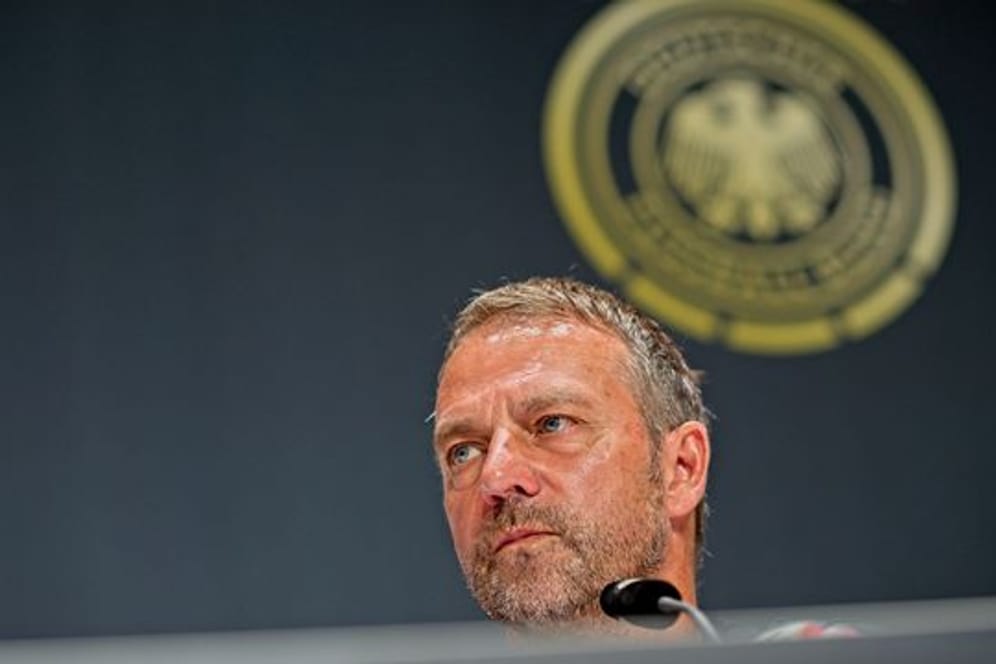 Bundestrainer Hansi Flick bezieht Position pro "Die Mannschaft".