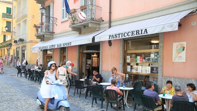 In Italien gibt es viele Stände und Cafés, die Eiscreme anbieten - allerdings zu einem höheren Preis als zuvor (Symbolbild).