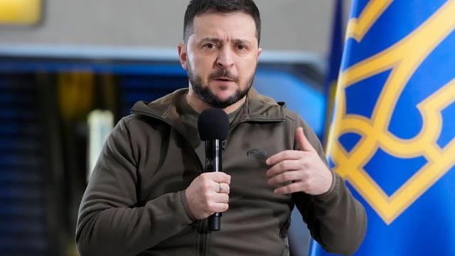Auch der Präsident der Ukraine, Wolodymyr Selenskyj, ist für den Neustart der Fußball-Meisterschaft. Auch der Präsident der Ukraine, Wolodymyr Selenskyj, ist für den Neustart der Fußball-Meisterschaft.