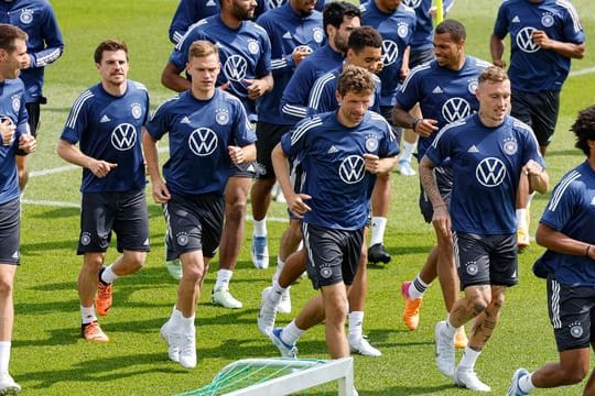 Das DFB-Team steht gegen den EM-Zweiten England in der Nations League vor dem 989.