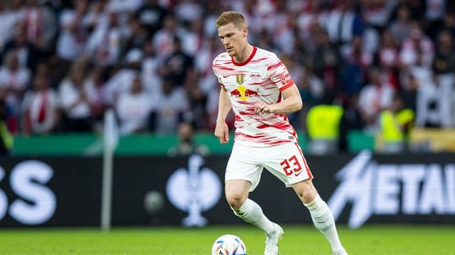 Spielt seit August 2015 für den Fußball-Bundesligisten RB Leipzig: Marcel Halstenberg. Spielt seit August 2015 für den Fußball-Bundesligisten RB Leipzig: Marcel Halstenberg.