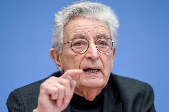 Gerhart Baum (Archivbild): Er sieht durch die AfD die Demokratie gefährdet.