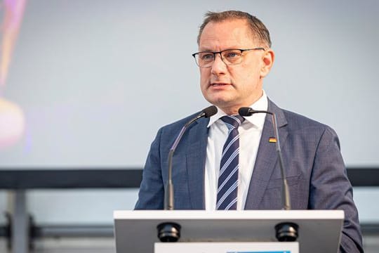 AfD-Bundessprecher Tino Chrupalla strebt erneut den Parteivorsitz an.