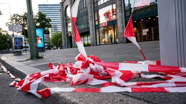 Zu den Opfern der tödlichen Fahrt in der Berliner Innenstadt gehört eine Schülergruppe aus Hessen - eine Lehrerin kam ums Leben.