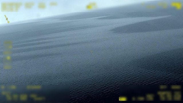Derzeit besteht laut schwedischer Küstenwache keine Gefahr, dass die unbekannte Substanz an Land gelangt. Derzeit besteht laut schwedischer Küstenwache keine Gefahr, dass die unbekannte Substanz an Land gelangt.