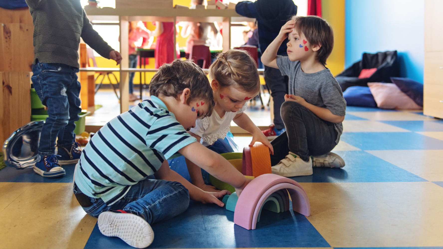 Spielende Kinder