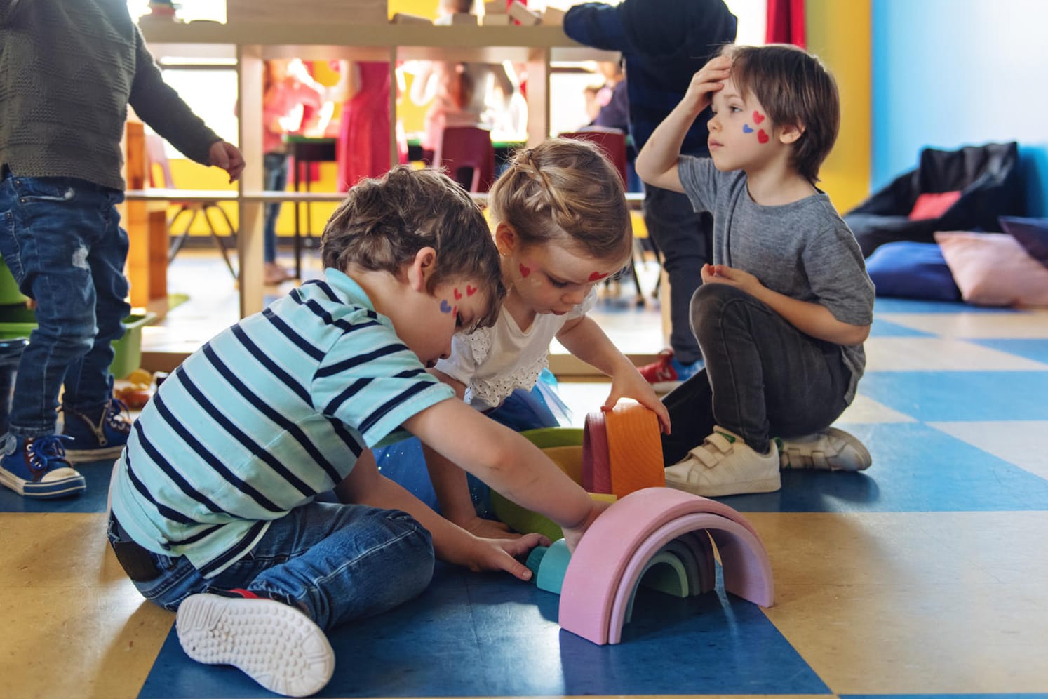 Spielende Kinder