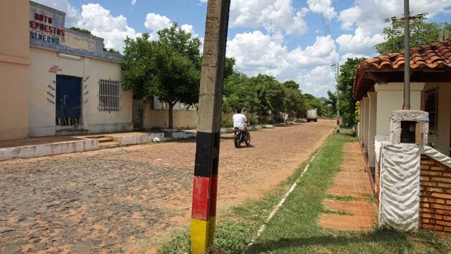 Das deutsche Paar wanderte im November 2021 mit den beiden Kindern ohne Zustimmung ihrer jeweiligen Ex-Partner nach Paraguay aus. Das deutsche Paar wanderte im November 2021 mit den beiden Kindern ohne Zustimmung ihrer jeweiligen Ex-Partner nach Paraguay aus.