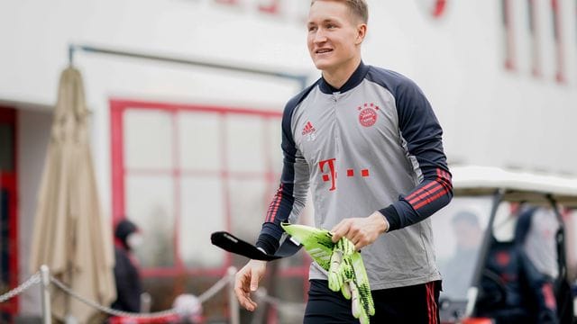 Torwart Ron-Thorben Hoffmann wurde vom FC Bayern München an den FC Sunderland verliehen. Torwart Ron-Thorben Hoffmann wurde vom FC Bayern München an den FC Sunderland verliehen.