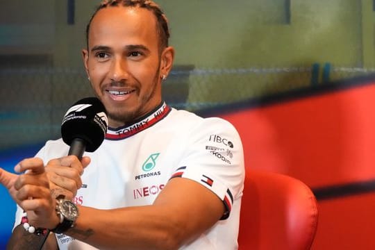 Mercedes-Pilot Lewis Hamilton während einer Pressekonferenz zum Großén Preis von Aserbaidschan.