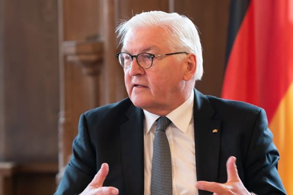 Bundespräsident Steinmeier kritisiert Altkanzler Schröder für seine Beziehungen zu Russland.