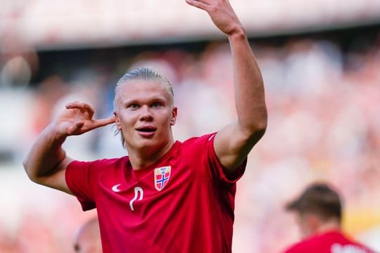 Norwegens Erling Haaland traf beim 3:2-Erfolg über Schweden doppelt.