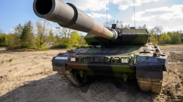 Ein Kampfpanzer der Bundeswehr vom Typ Leopard 2 A7V: Die Ukraine wünscht sich diese Panzer. Ein Kampfpanzer der Bundeswehr vom Typ Leopard 2 A7V: Die Ukraine wünscht sich diese Panzer.