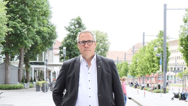 Der frühere ranghohe Geistliche Andreas Strum ist aus der katholischen Kirche ausgetreten und gleichzeitig der Altkatholischen Kirche beigetreten, für die er künftig als Priester am Bodensee arbeitet. Der frühere ranghohe Geistliche Andreas Strum ist aus der katholischen Kirche ausgetreten und gleichzeitig der Altkatholischen Kirche beigetreten, für die er künftig als Priester am Bodensee arbeitet.