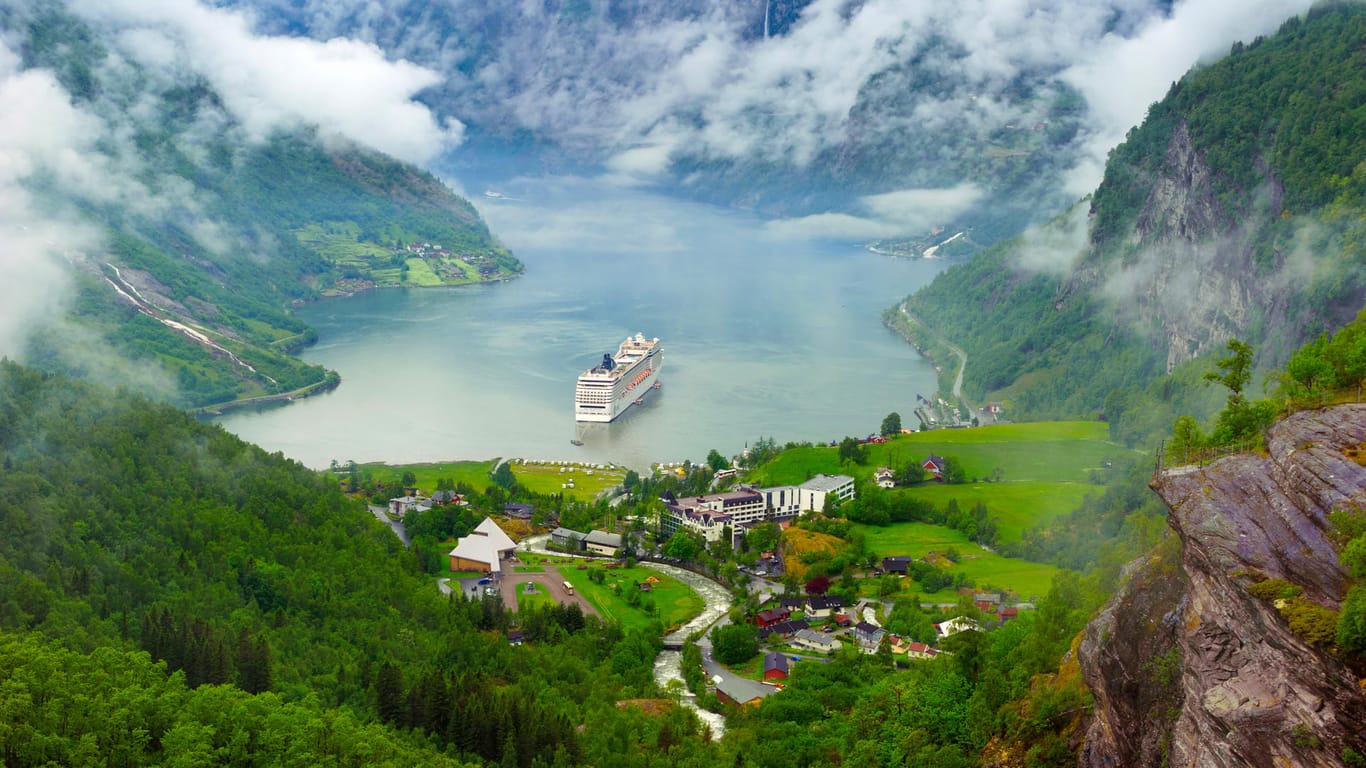 Kreuzfahrten: Eine Rekord-Erwartung der Touristen für die Sommersaison ergibt sich für Norwegen.
