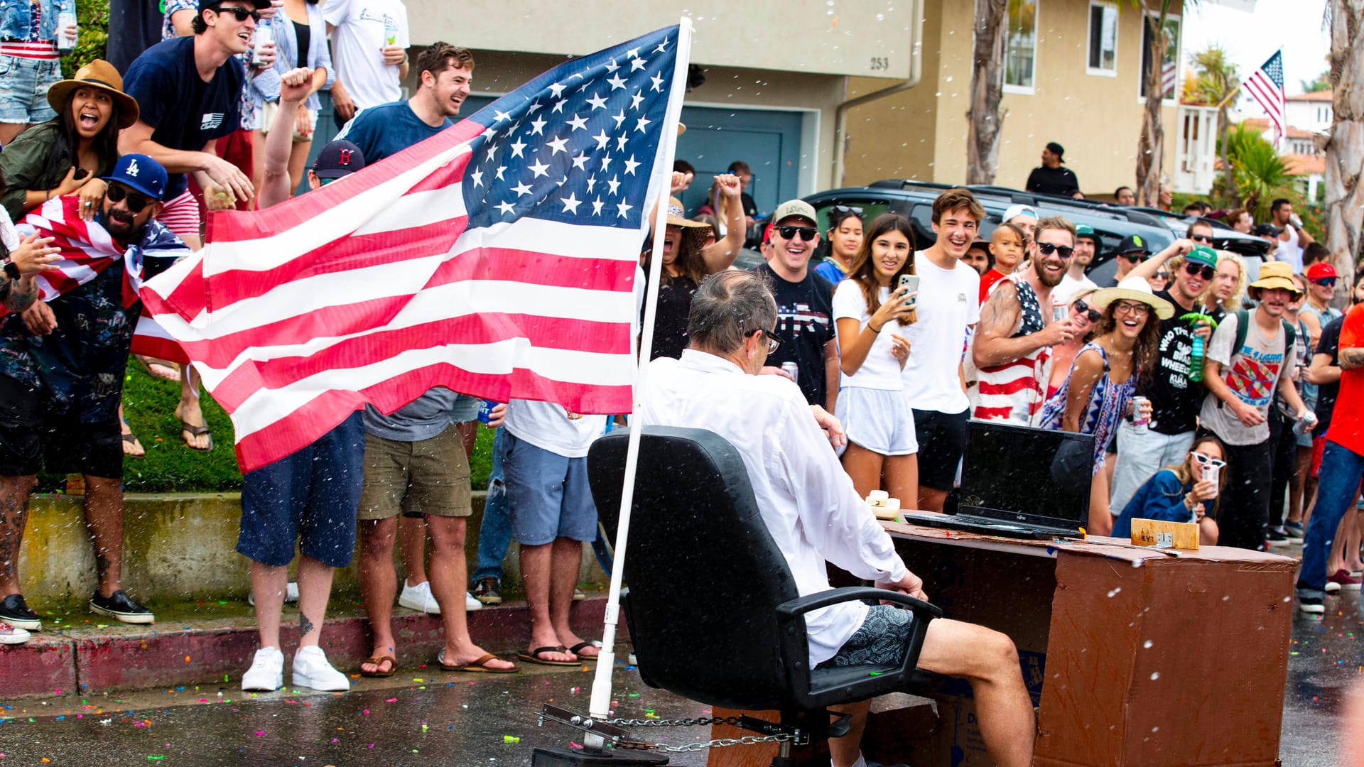 Feier des Independence Day: Die Amerikaner feiern mit Paraden, Picknick und Feuerwerk.