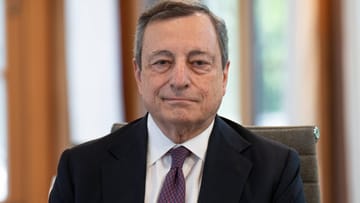 Mario Draghi: il presidente del Consiglio italiano ignora il suo stipendio.