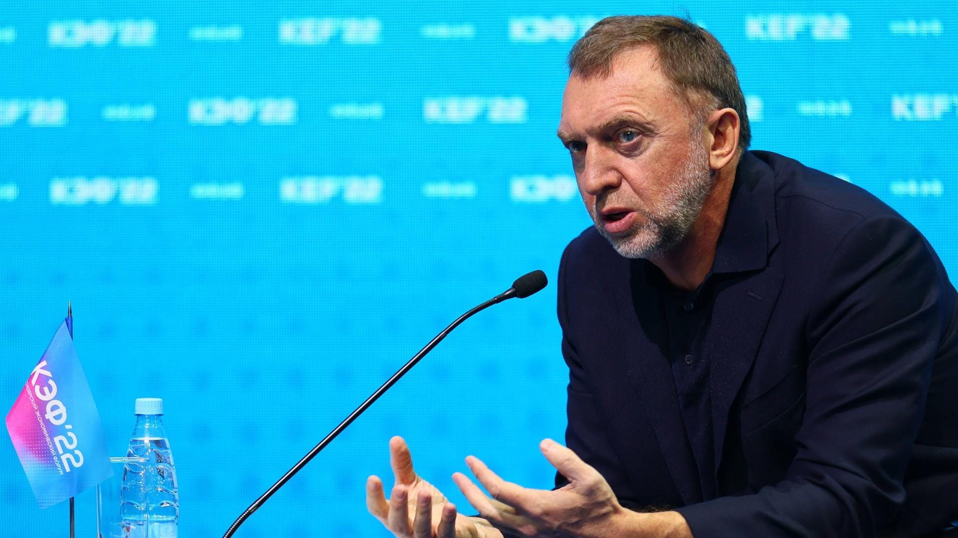 Der Oligarch Oleg Deripaska hat Putin öffentlich scharf kritisiert.