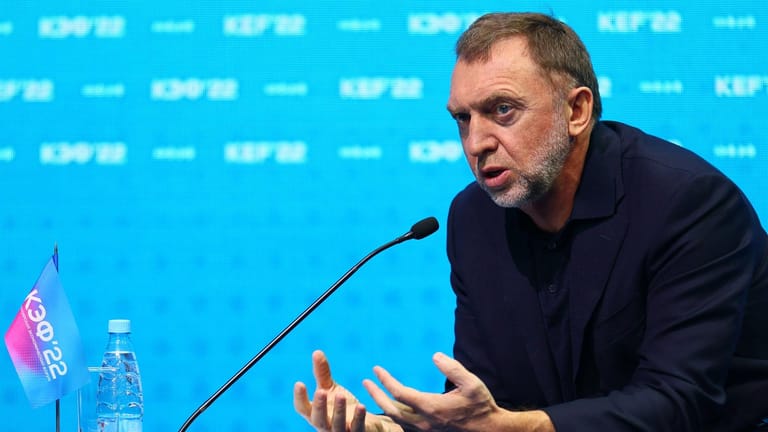 Der Oligarch Oleg Deripaska hat Putin öffentlich scharf kritisiert.