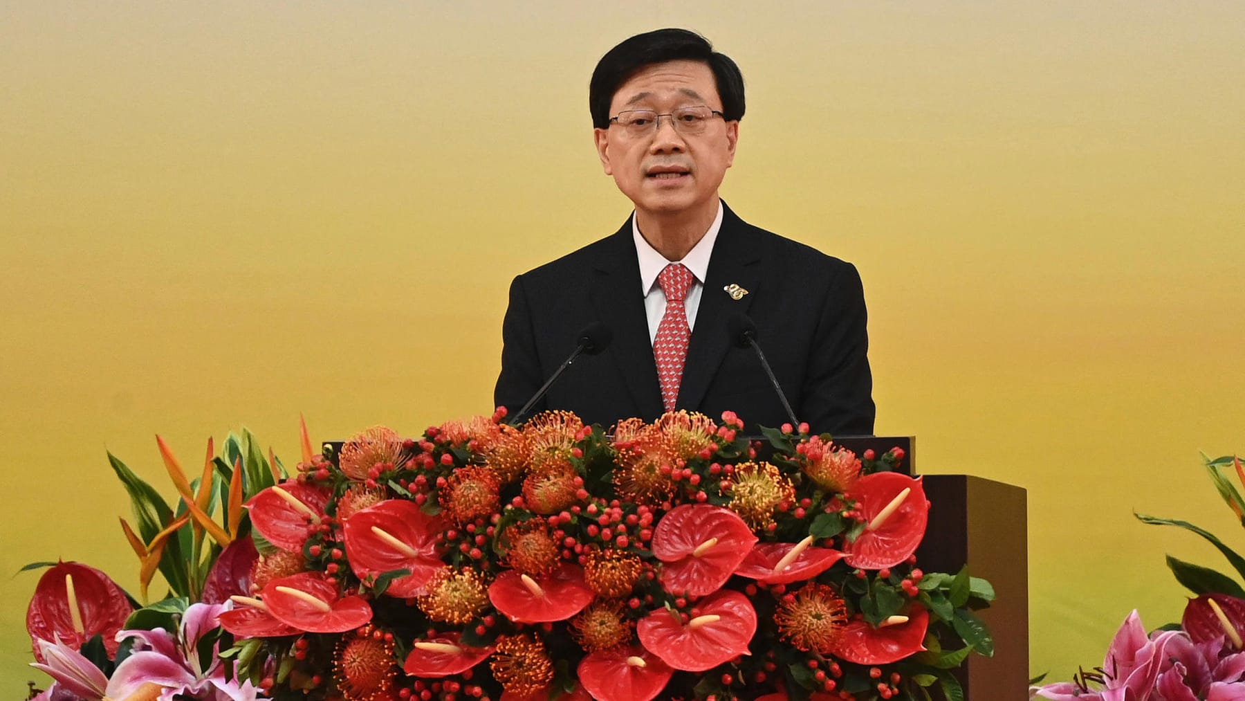 China-Wie-Xi-Jinping-seine-Macht-manifestiert-Ein-Land-zwei-Systeme-