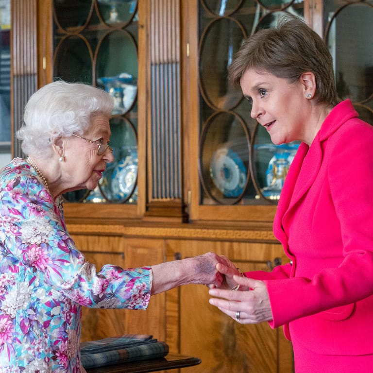 Queen Elizabeth II. empfängt Schottlands Premierministerin: Bringt Sturgeon das Vereinigte Königreich zu Fall?