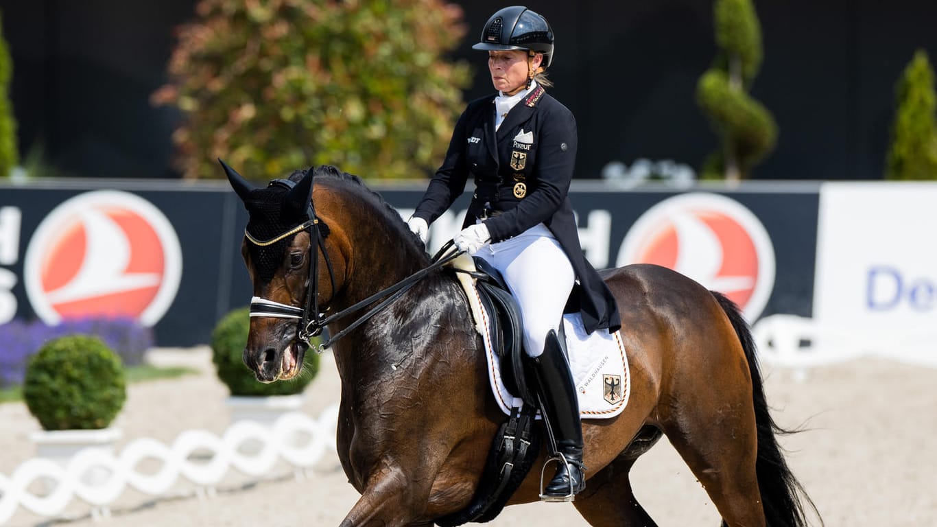 Isabell Werth: Die deutsche Reiterin wurde in Aachen disqualifiziert.