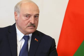 Alexander Lukaschenko (Archiv): Der Präsident von Belarus wirft Kiew offenbar Raketenangriffe auf Belarus vor.
