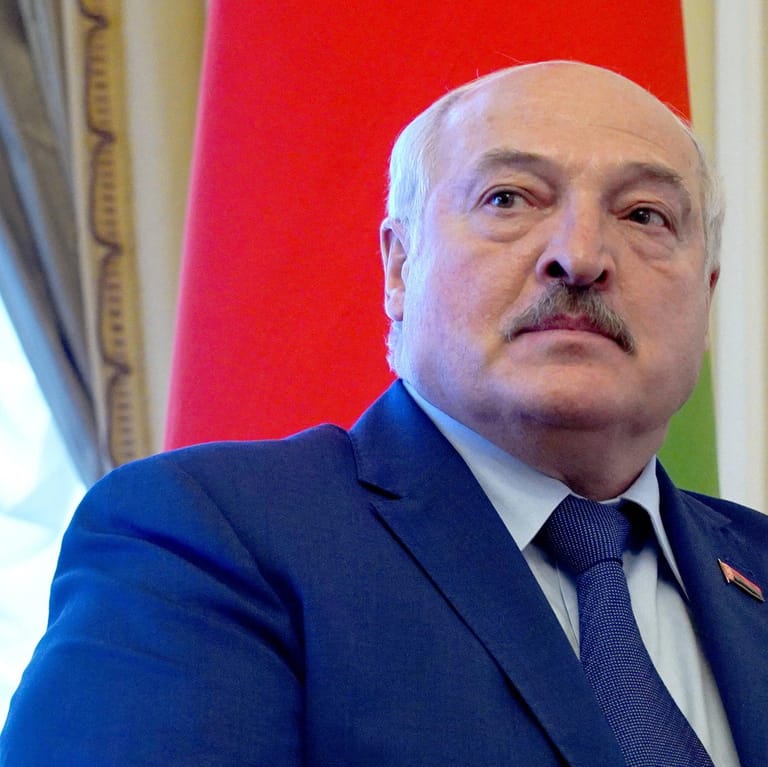 Alexander Lukaschenko (Archiv): Der Präsident von Belarus wirft Kiew offenbar Raketenangriffe auf Belarus vor.